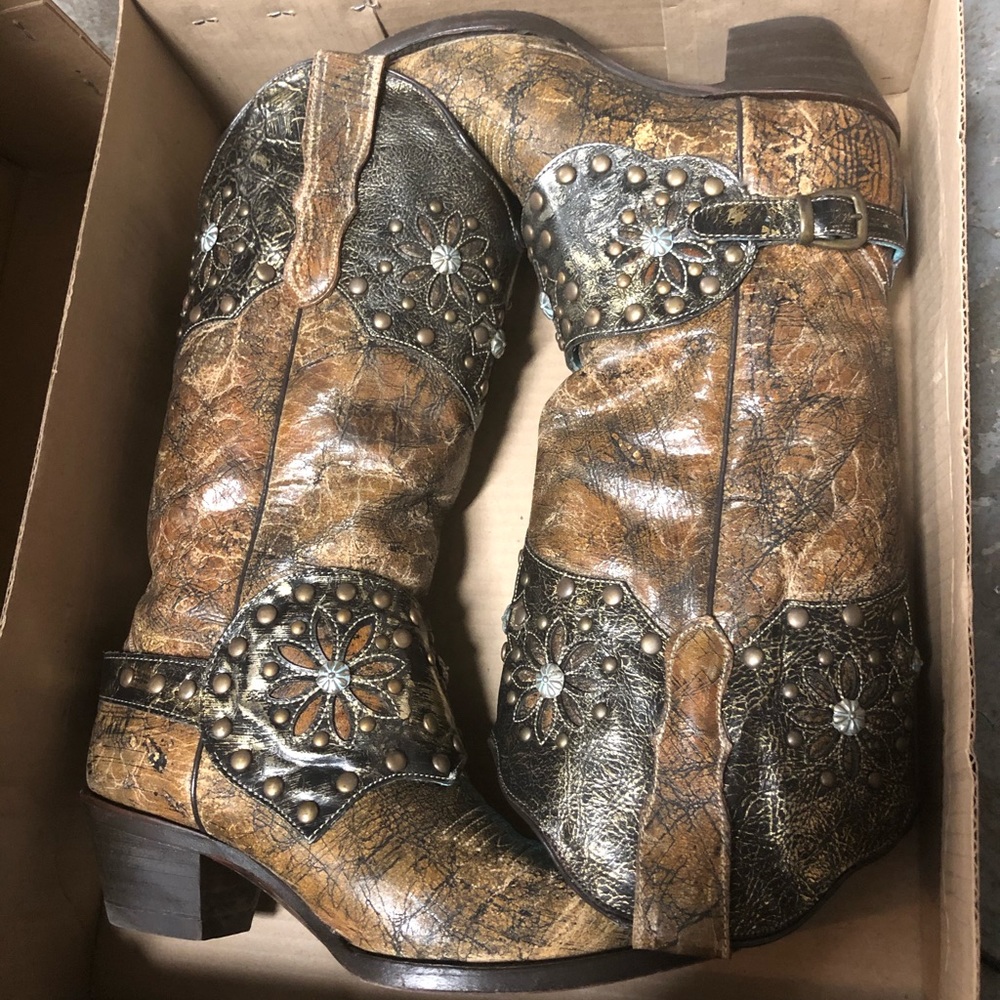 Corral cowboy boots